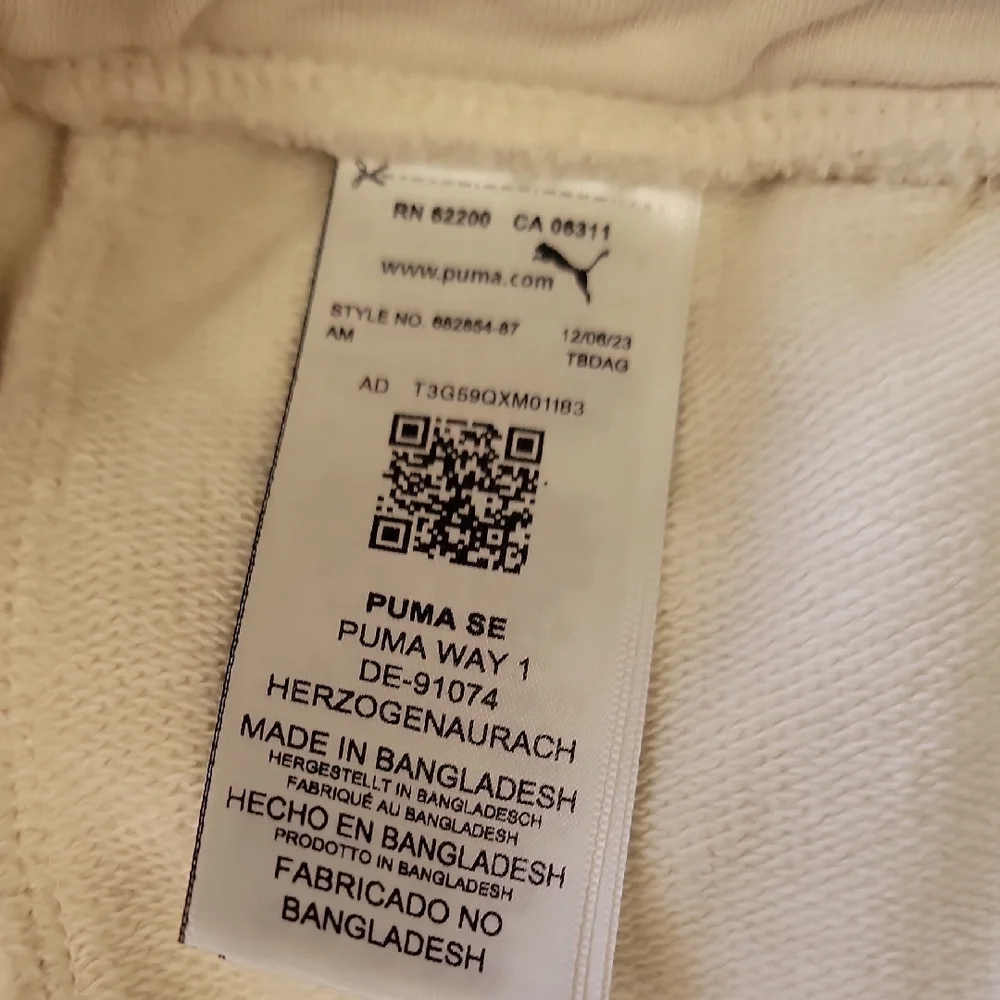 Puma cream athletic
